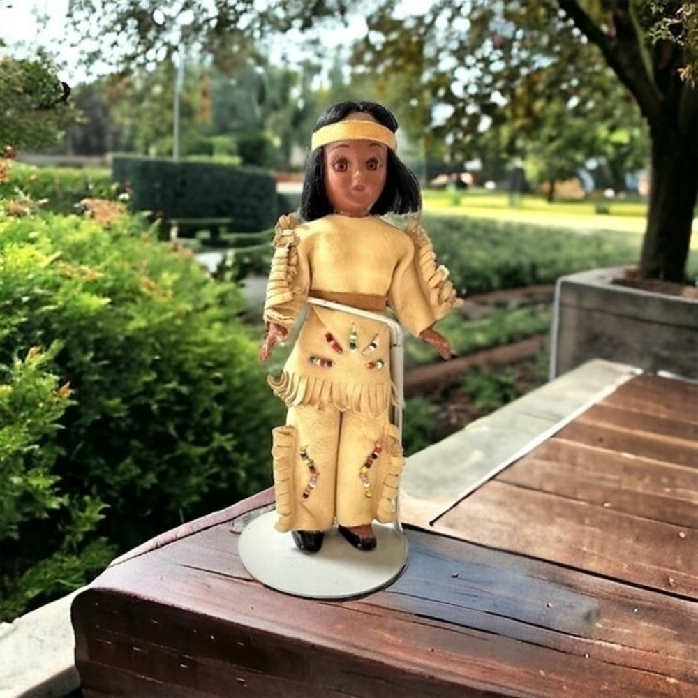 Vintage Native American Indian Girl Doll 8" Beaded Leather Handmade Blink Eyes